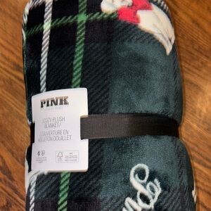 PINK Victoria’s Secret Christmas Green Plaid Dog Print Fleece Blanket - NEW